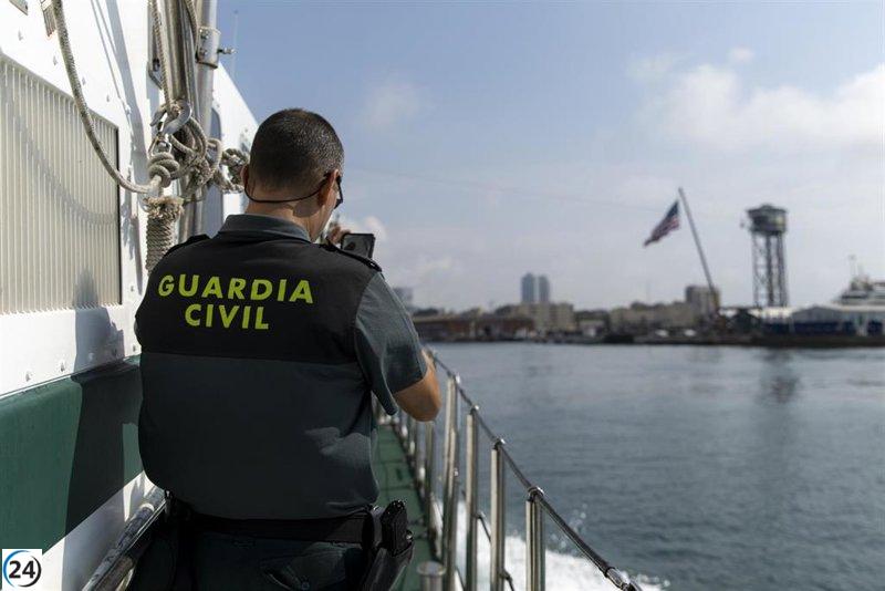 Incautados grandes cargamentos de hachís y combustible en la costa de Cádiz y Guadalquivir