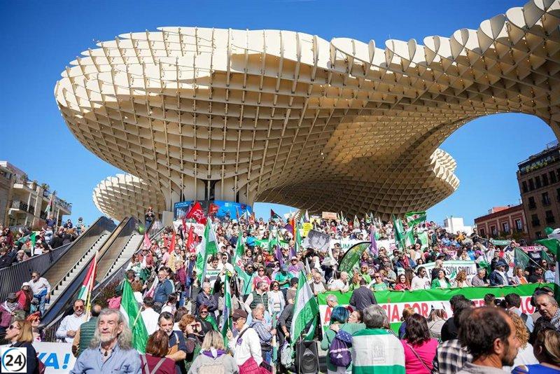 Partidos de izquierda se unen en plataforma contra el gobierno del PP en Andalucía.