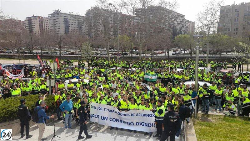 Manifestación de apoyo al comité de huelga de Acerinox en Madrid congrega a 500 personas.