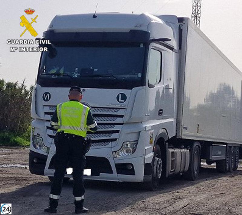 La policía detiene a un hombre en la A-4 de Bailén por robar un camión en Andújar.