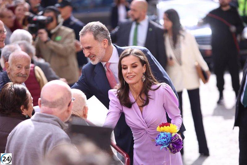 Los Reyes de España presiden la entrega de las Medallas de Oro al Mérito en las Bellas Artes en Cádiz.