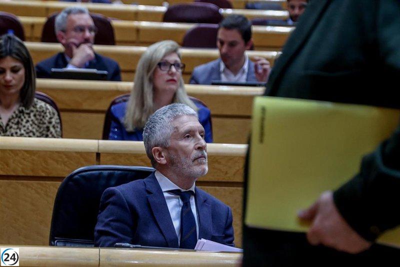 El PP critica presencia de narcolanchas en Almería, Marlaska asegura más policías presentes.