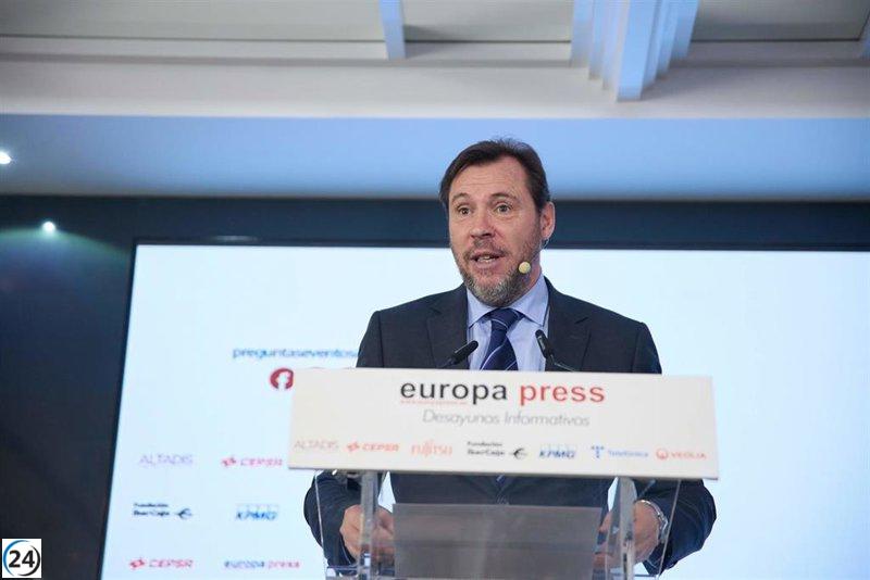 El Gobierno elige red de tren convencional para Sevilla-Huelva por su costo y duración.