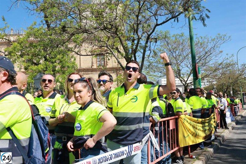 La plantilla de Acerinox se reúne en asamblea en Los Barrios (Cádiz) tras 75 días de huelga