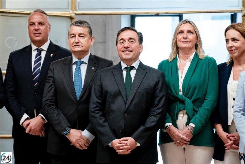El acuerdo de Gibraltar protege los derechos laborales de los trabajadores del Campo, afirma Albares.