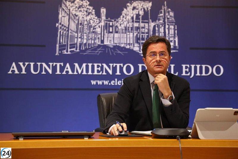 Alcalde de El Ejido rechaza acoger a migrantes de Canarias en hotel municipal.