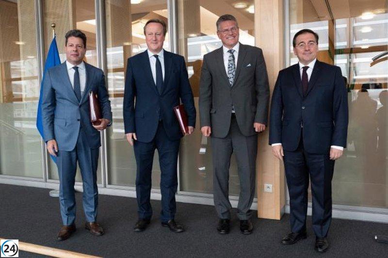 Albares y Cameron no logran acuerdo en Bruselas para resolver situación de Gibraltar tras el Brexit.
