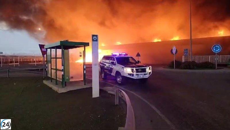 Incendio devastador en almacén de cooperativa agrícola en El Ejido