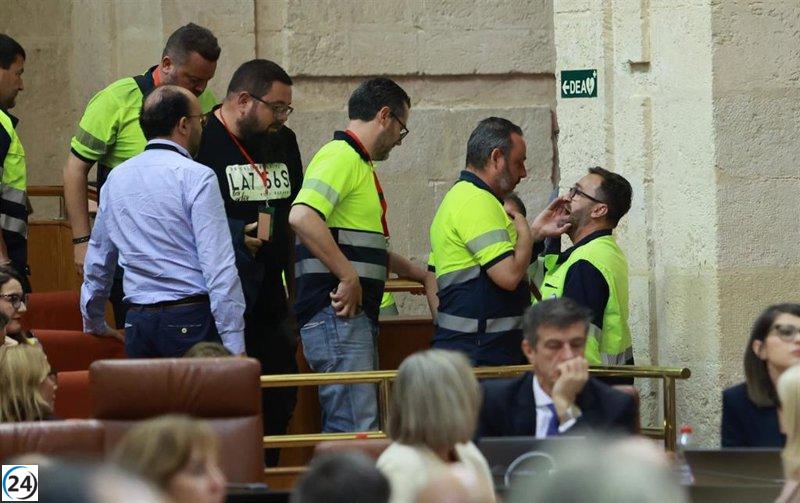 Trabajadores de Acerinox denuncian falta de respeto en protesta en Los Barrios.