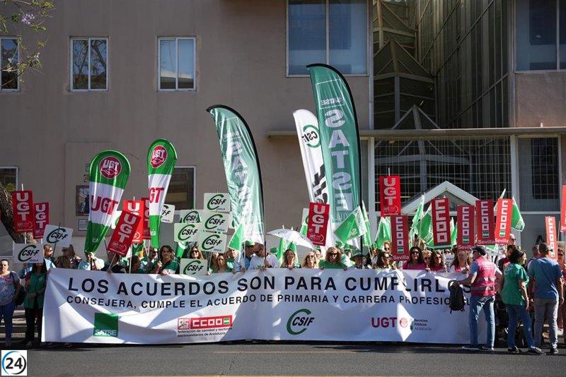 Posible huelga en sanidad pública por despidos e incumplimientos en Atención Primaria, según cuatro sindicatos.