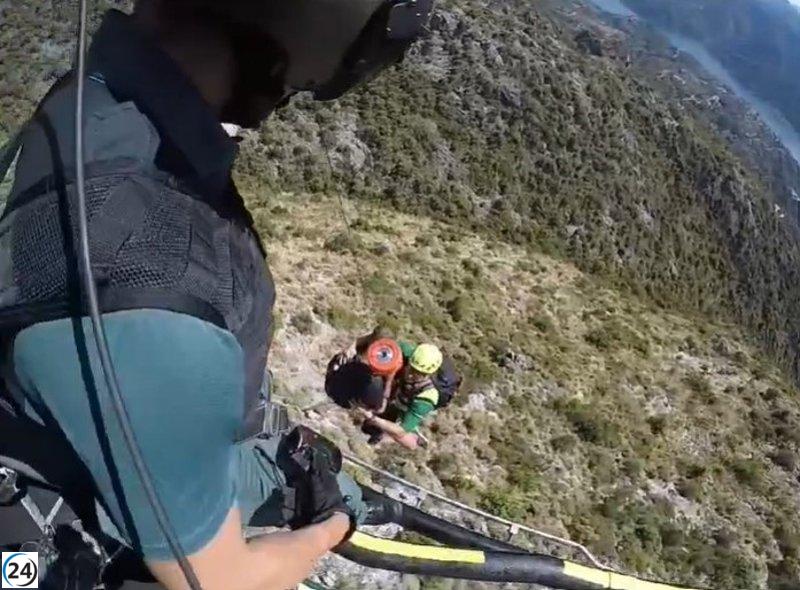 Heroico rescate de un senderista en Istán (Málaga) tras perderse en un barranco de difícil acceso.