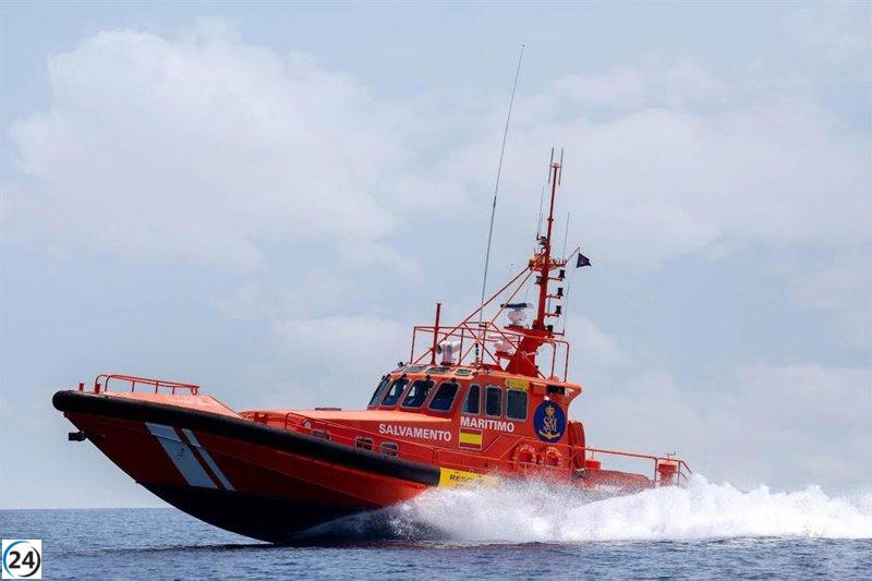 Rescatados 16 migrantes, incluidos 2 menores, atrapados en acantilado de Almería