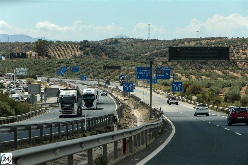 A-92 reabierta cerca del aeropuerto de Granada tras inundaciones del arroyo del Salado.