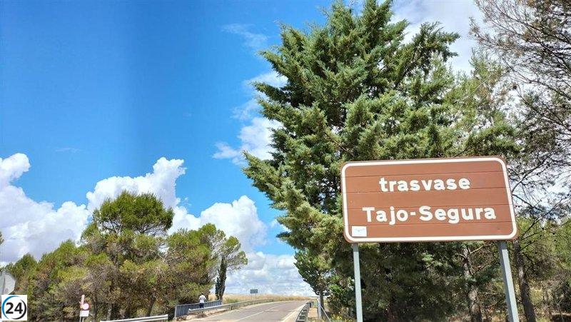 La Junta se opone a los pactos del PSOE para eliminar el trasvase Tajo-Segura.