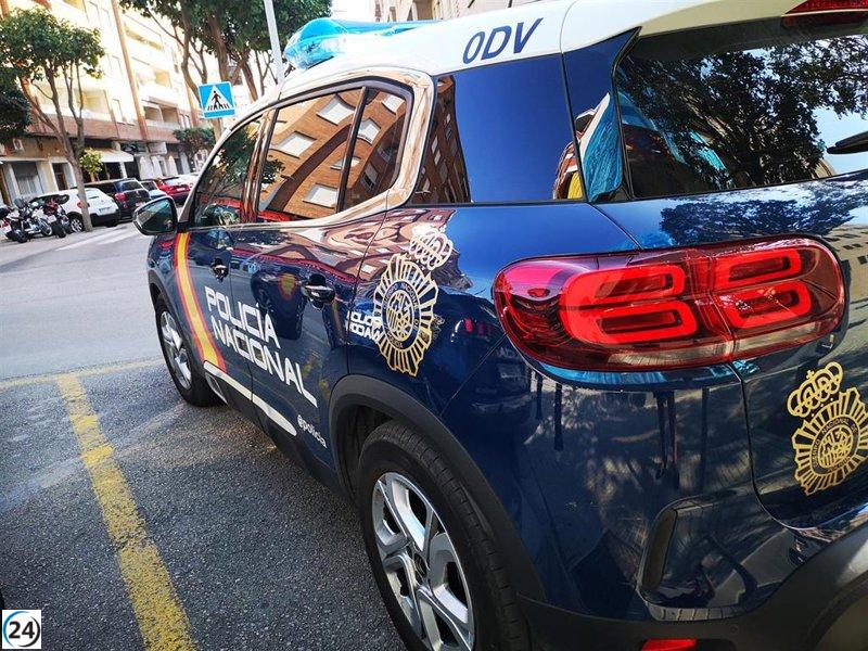 Cuatro policías resultan heridos en Nerja (Málaga) durante una intensa persecución.