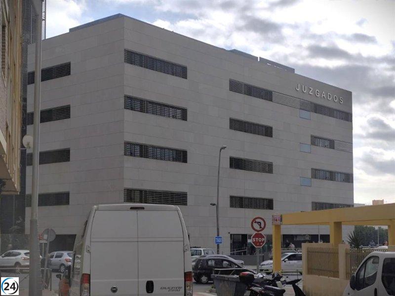 Condenan a ladrón por asaltar a vendedora de la ONCE en Almería y robarle casi 2.000 euros.