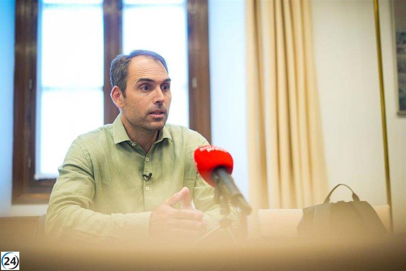 Valero (IU) denuncia el racismo institucional: “Junta y ayuntamientos cuentan con recursos, pero no actúan”