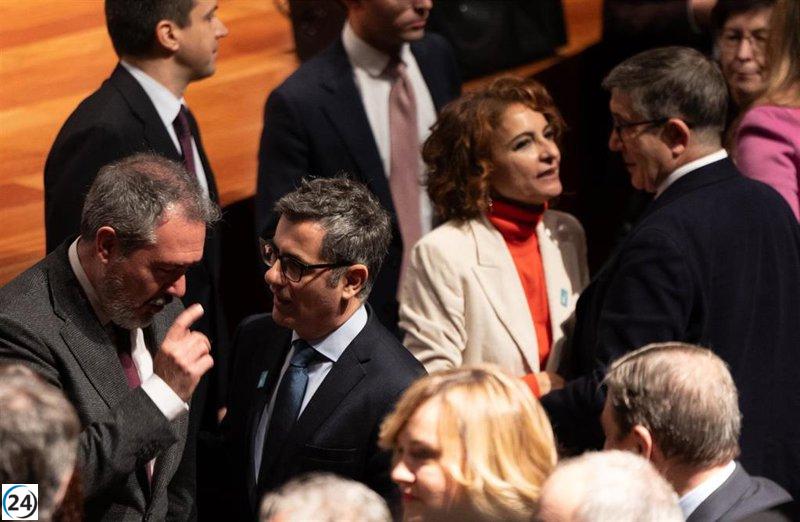 Montero confía en que la financiación catalana no afecte su labor en Andalucía y anticipa la aprobación de los PGE próximamente.