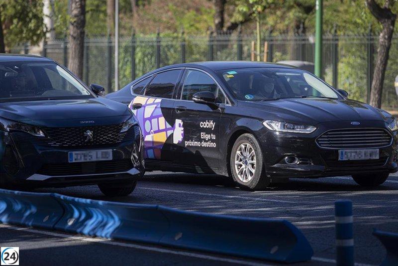 Andalucía establece un decreto para regular tarifas de VTC en eventos y ferias de alta demanda.