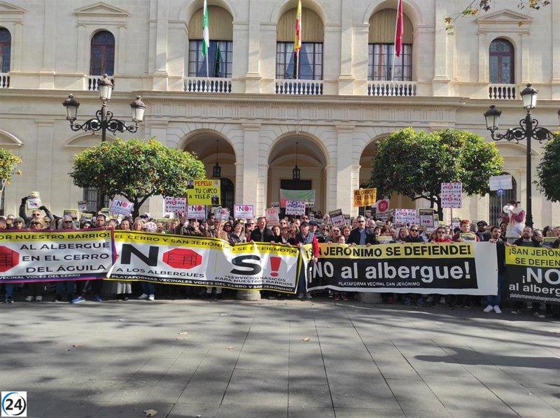 Sevilla protesta contra albergues en San Jerónimo y el Cerro:
