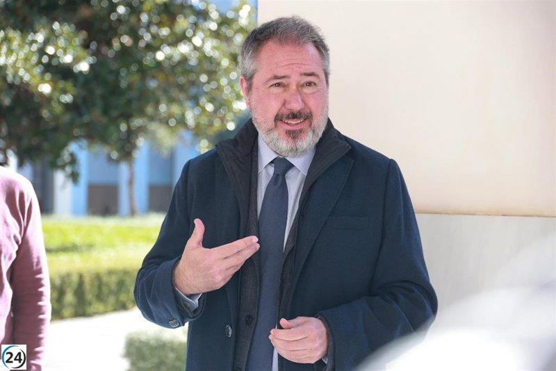 Espadas deja el Parlamento andaluz para enfocarse en el Senado; Verónica Pérez ocupará su puesto.