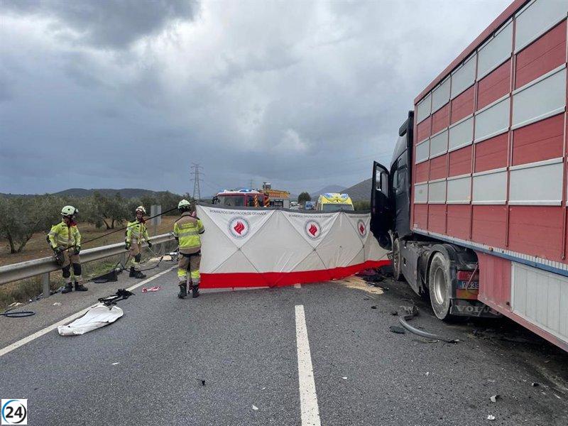Accidente en Iznalloz deja a mujer herida grave en UCI tras perder a su esposo e hija.