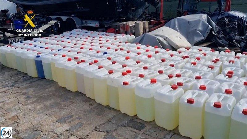 Desmantelan 548 garrafas de combustible vinculadas al narcotráfico en Isla Cristina y Lepe.