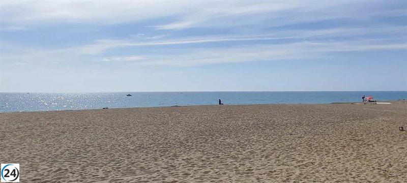 Un trabajador sufre heridas críticas al manejar el motor de una embarcación en Marbella.