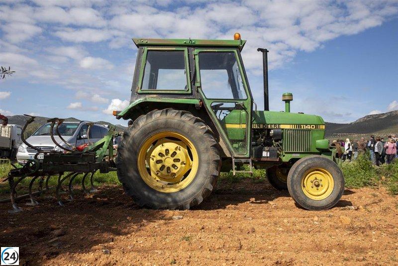Un trabajador de 49 años fallece tras ser atropellado por un tractor en Osuna, Sevilla.