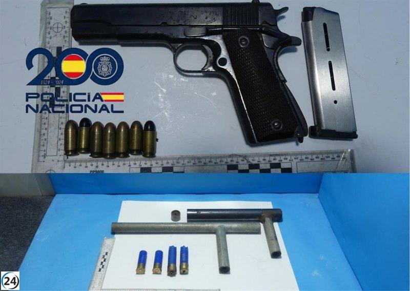 Cuatro arrestos por narcotráfico en La Línea (Cádiz) tras la incautación de armas de fuego.