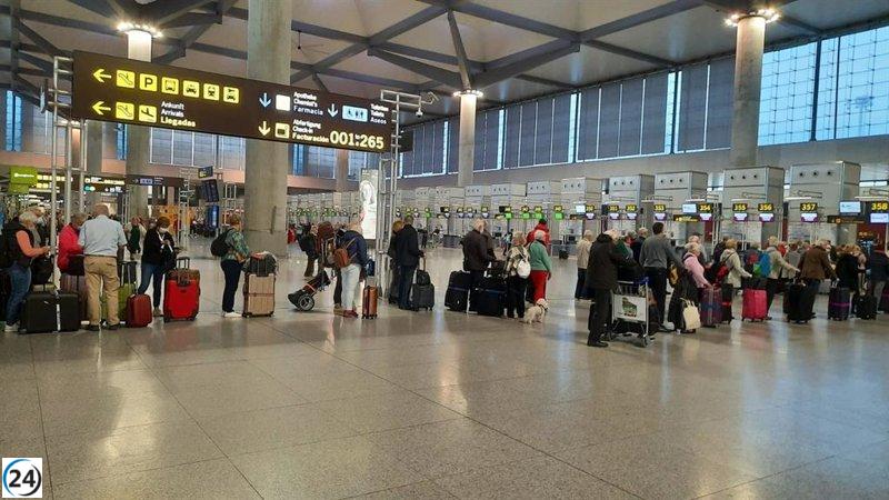 CCOO critica las medidas en el aeropuerto de Málaga y exige una solución adecuada para la pernoctación.