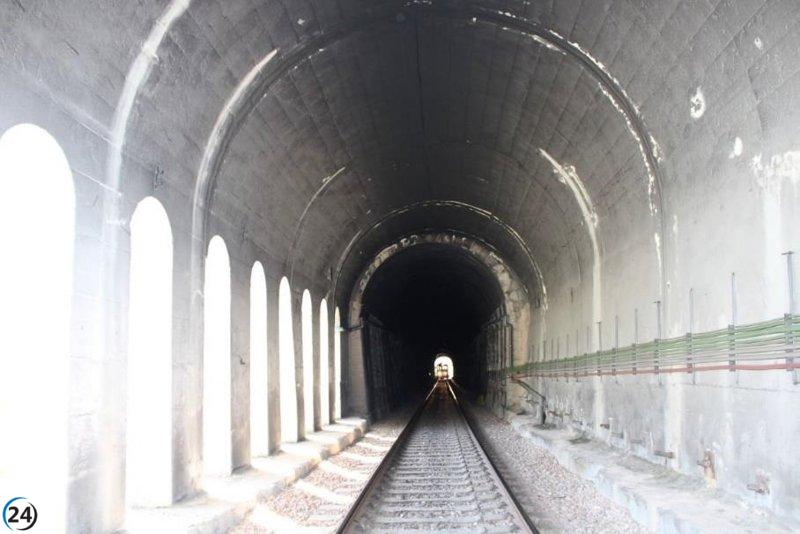 Gobierno invierte 66,6 millones en la modernización de 21 túneles en la línea Bobadilla-Algeciras.