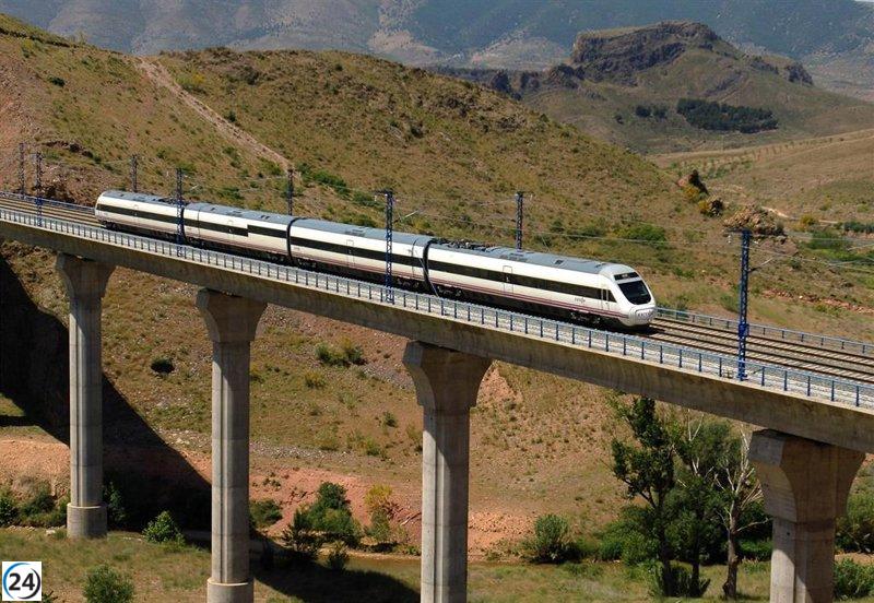 Renfe implementa 179 autobuses para reemplazar trenes de Huelva durante trabajos en las vías.