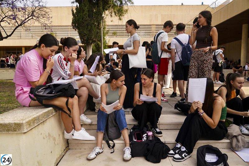 Educadores de Docentes por la Pública alertan sobre el impacto negativo en la salud emocional y el rendimiento académico a raíz del examen de Matemáticas Aplicadas en la PAU.