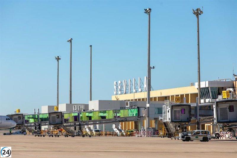 Aena invierte 1,56 millones en mejorar los accesos de Llegadas del Aeropuerto de Sevilla.