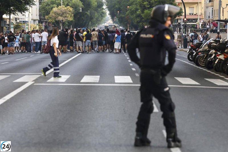 Seis arrestos, incluido un menor, tras disturbios en Cádiz durante el inicio de la huelga del metal.
