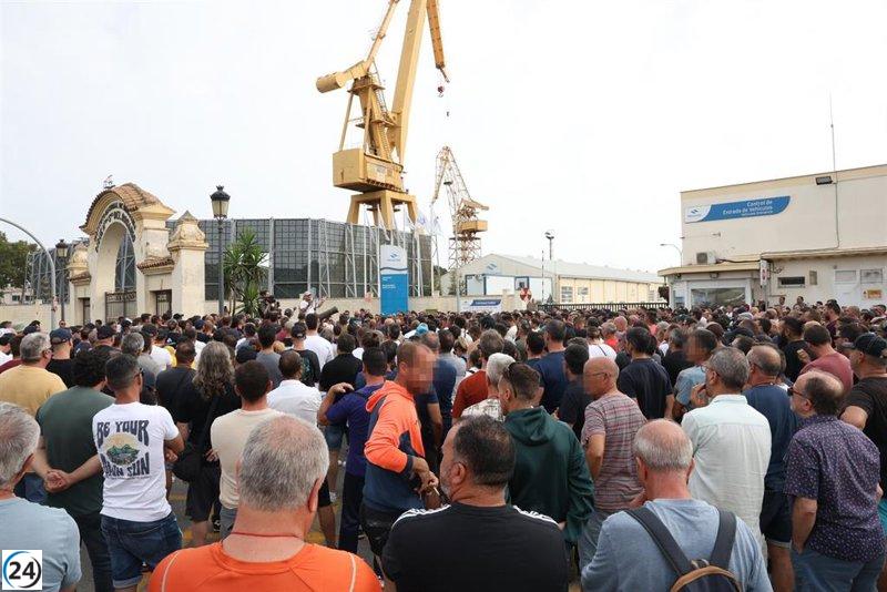 La Junta urge a superar el conflicto del metal en Cádiz ante el riesgo de graves repercusiones.
