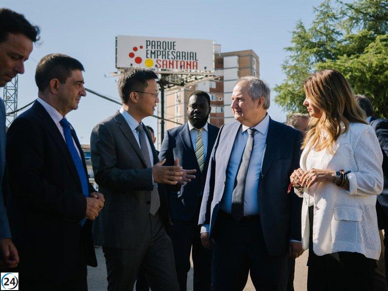 Hereu destaca la planta de Desay en Linares como un emprendimiento clave para revitalizar la industria automotriz.