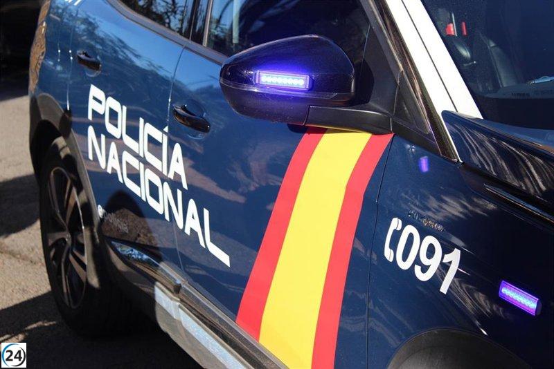 Desarticulan en Cádiz una red de blanqueo de capitales del narcotráfico; nueve arrestados y su jefe sigue prófugo.