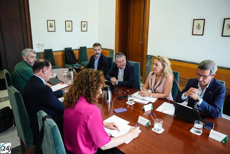 Junta se une a sindicatos y empresarios para abordar las consecuencias de los aranceles de Trump.