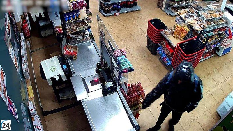 Desarticulan banda responsable de robos violentos en comercios de Almería.