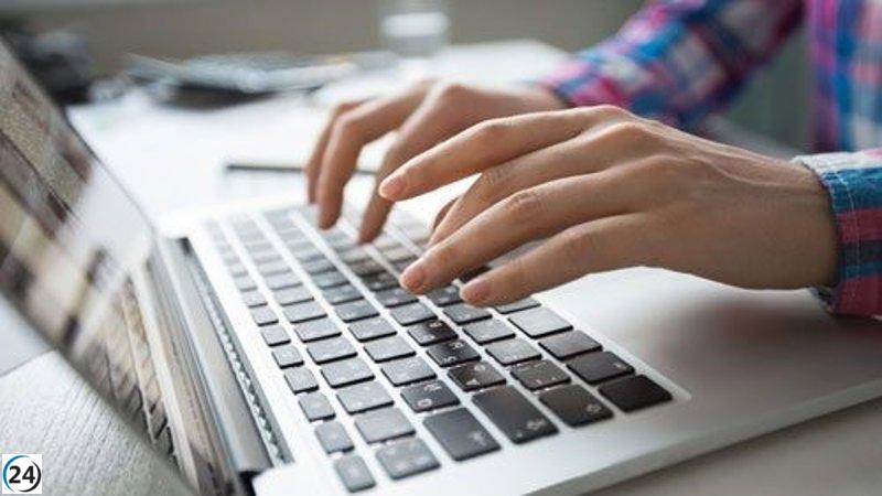 Andalucía extiende plazo de inscripción para másteres hasta el 11 de julio por un fallo en las calificaciones.
