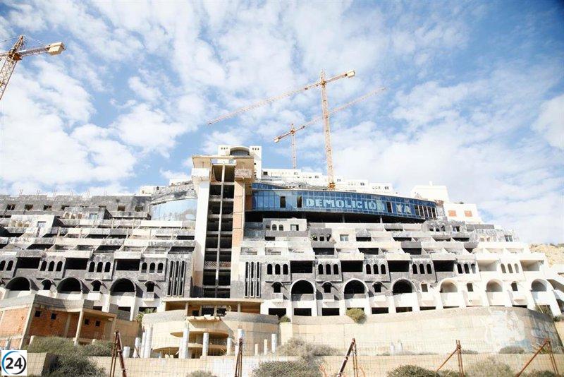 Carboneras debatirá el viernes en Pleno el inicio de la revisión de la licencia del Algarrobico.
