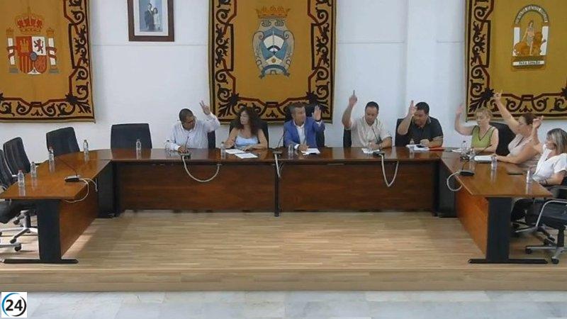 Carboneras decide revisar la licencia del Algarrobico sin el apoyo del PSOE: un