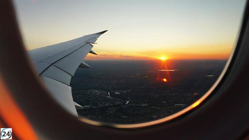 Aeropuertos de Andalucía alcanzan 18,5 millones de viajeros hasta junio, creciendo un 6,6%.