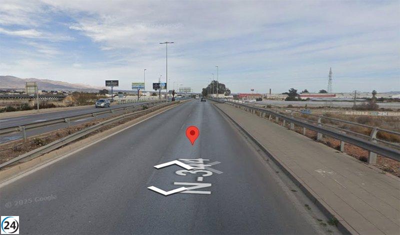 Fallece un hombre de 37 años tras ser atropellado por un camión en la AL-12, cerca de Almería.
