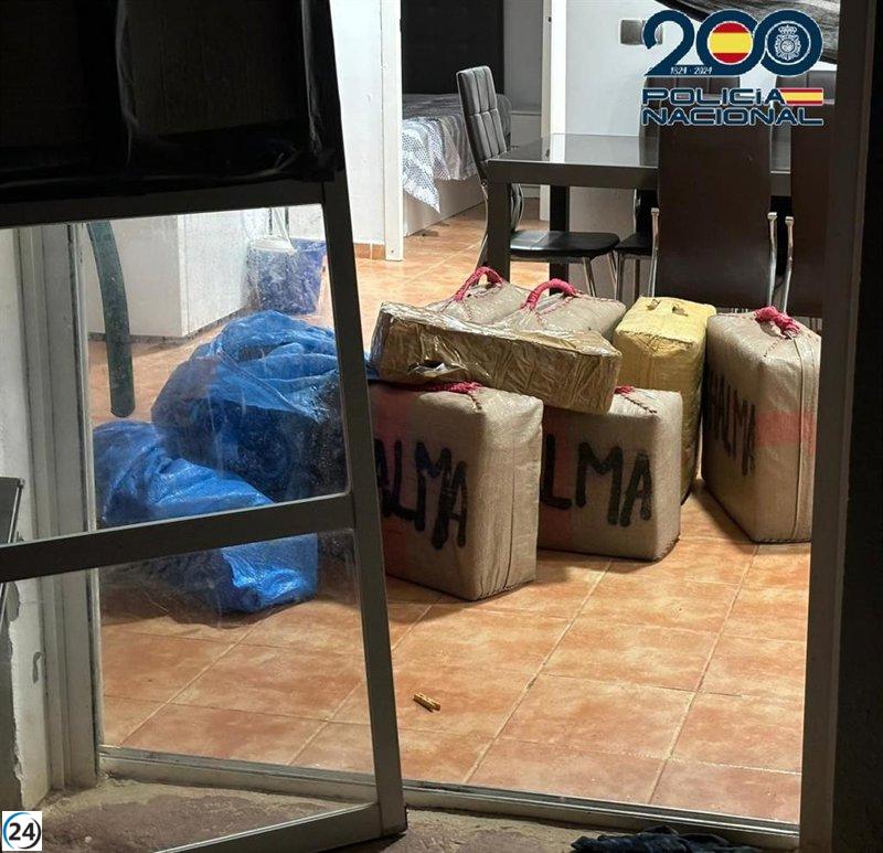 Capturan a tres individuos con más de 350 kilos de hachís en Puerto Real, tras un alijo en Sancti Petri.
