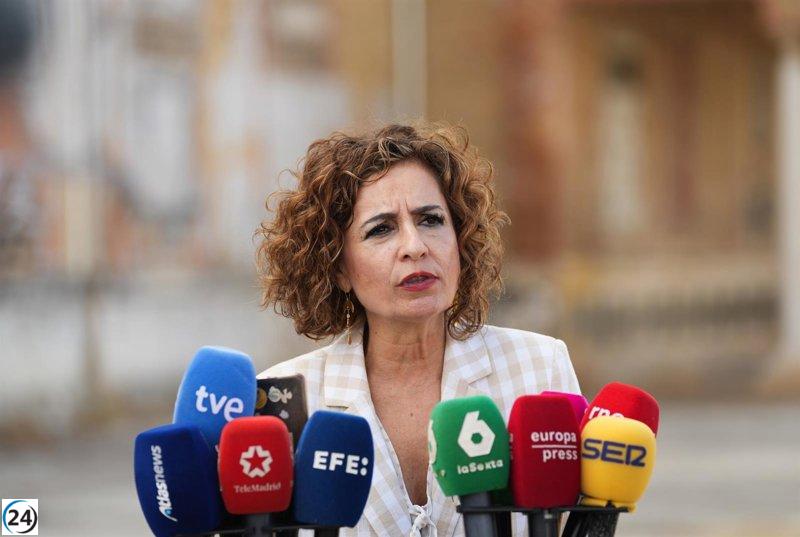 Montero exige a Montoro, otro ministro del PP, rendir cuentas ante la justicia.