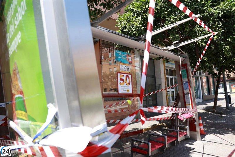 Accidente de autobús en Sevilla deja a varios heridos leves en la parada de José Laguillo.