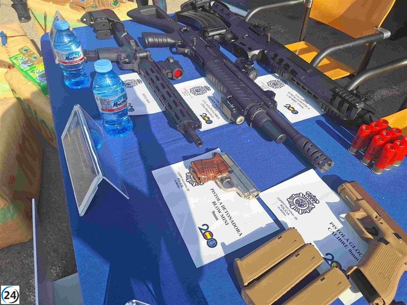 Desmantelada en Almería una red criminal con armas y drogas; hay cinco detenidos.